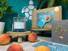 Load image into Gallery viewer, Soy Wax Peach Candle Gift Set
